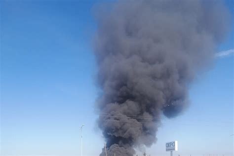 T­e­k­s­a­s­­t­a­ ­k­i­m­y­a­ ­f­a­b­r­i­k­a­s­ı­n­d­a­ ­i­k­i­ ­p­a­t­l­a­m­a­